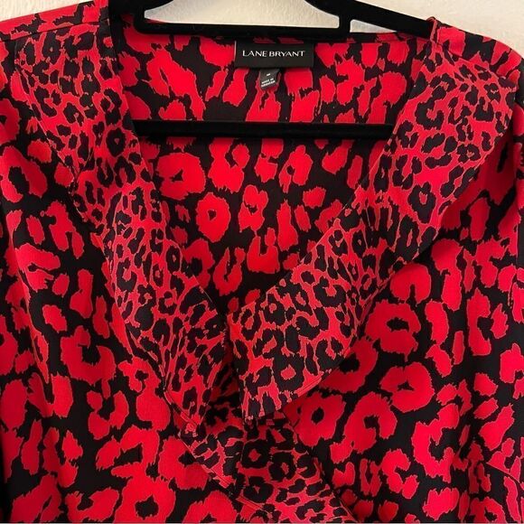 Lane Bryant Top Plus Size Red & Black Animal Print Ruffle V-Neck Size 18 - Picture 2 of 7